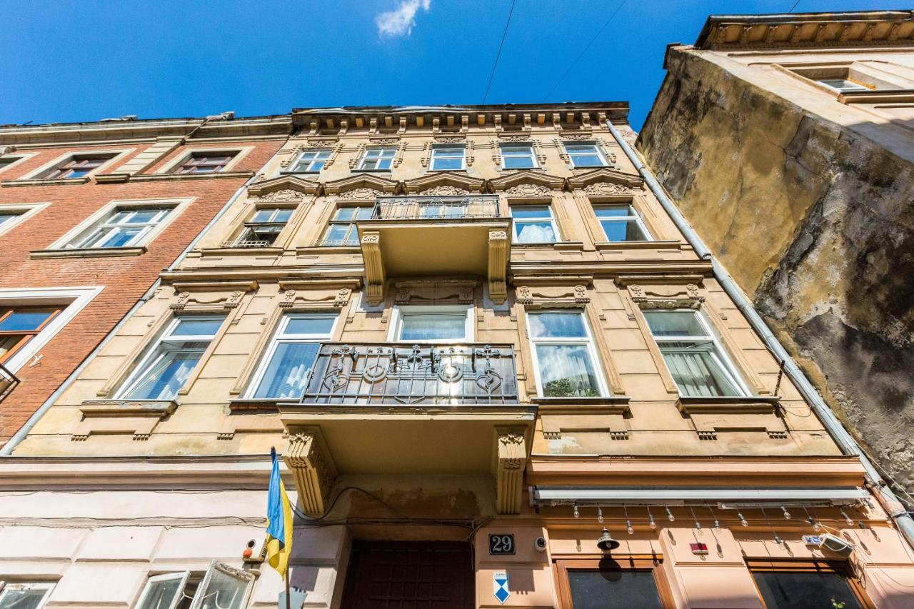 Квартира Подобово На Площі Ринок 39 Сам Центр Львова Exterior foto